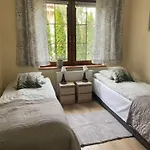Buczyna W Sierakowie Apartamento